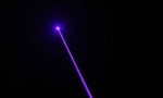 Fialovy modry laser 6v1 350mw na AAA batérie – fotka 2